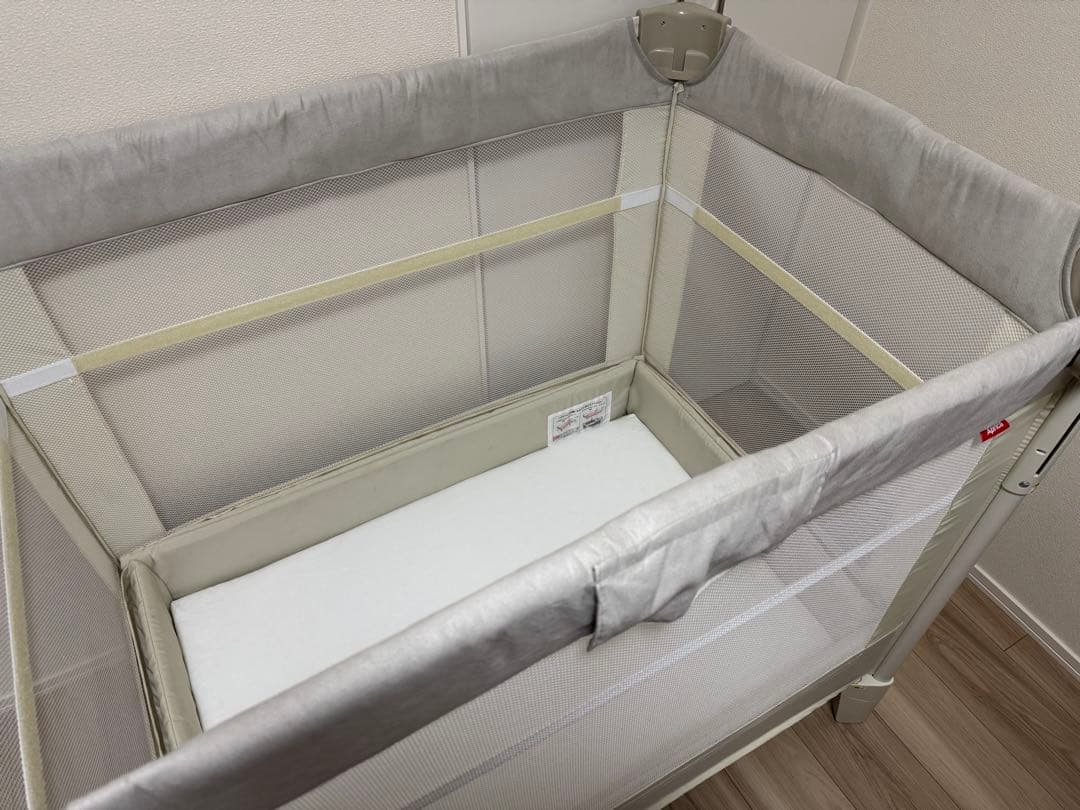 ココネルエアープラスAB ホワイトベージュ　アップリカ