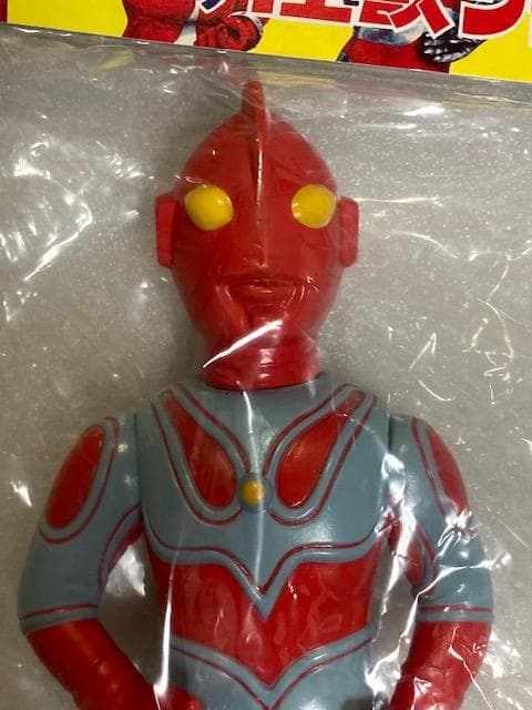 レアカラー！　帰ってきたウルトラマン　赤色　ブルマァク　ソフビ