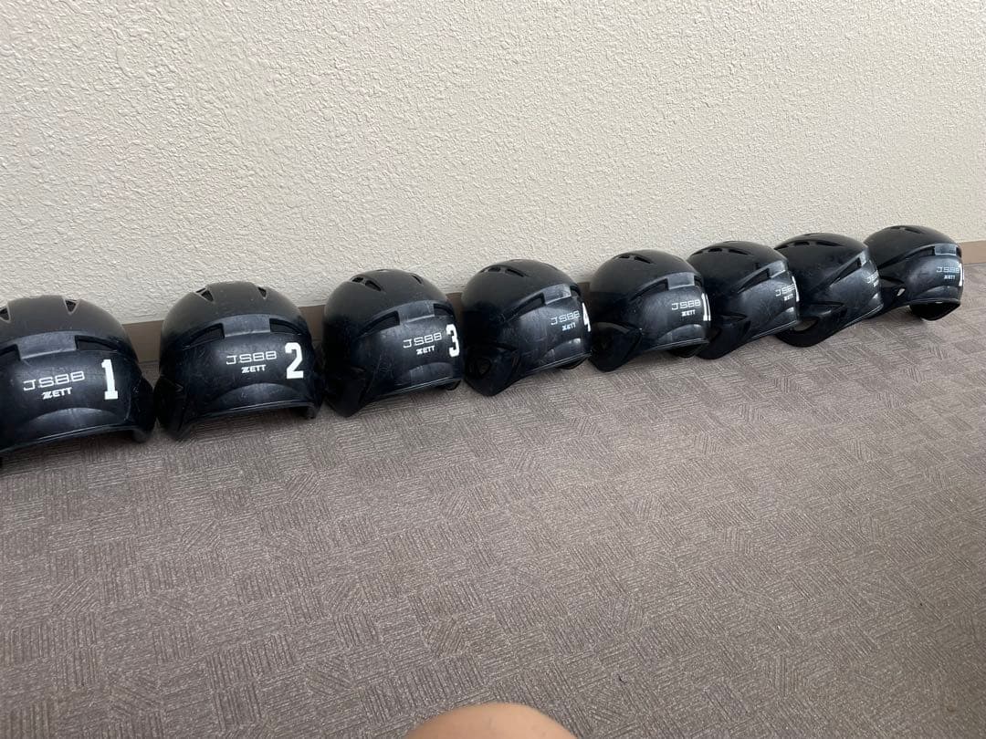 軟式野球　ヘルメット　8個　収納ケース付き