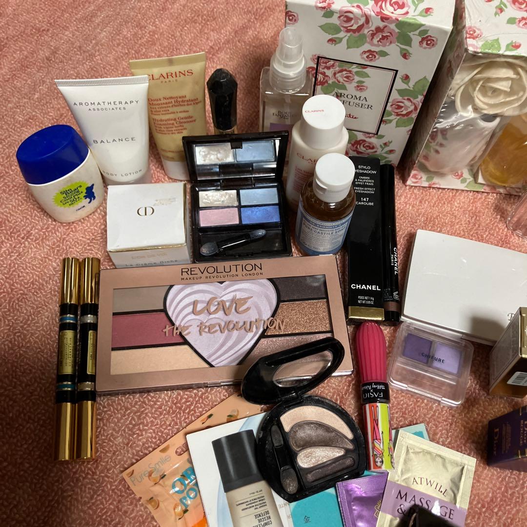 デパコスまとめ売り　コスメまとめ売り　シャネル　ディオール　マキアージュ ￼