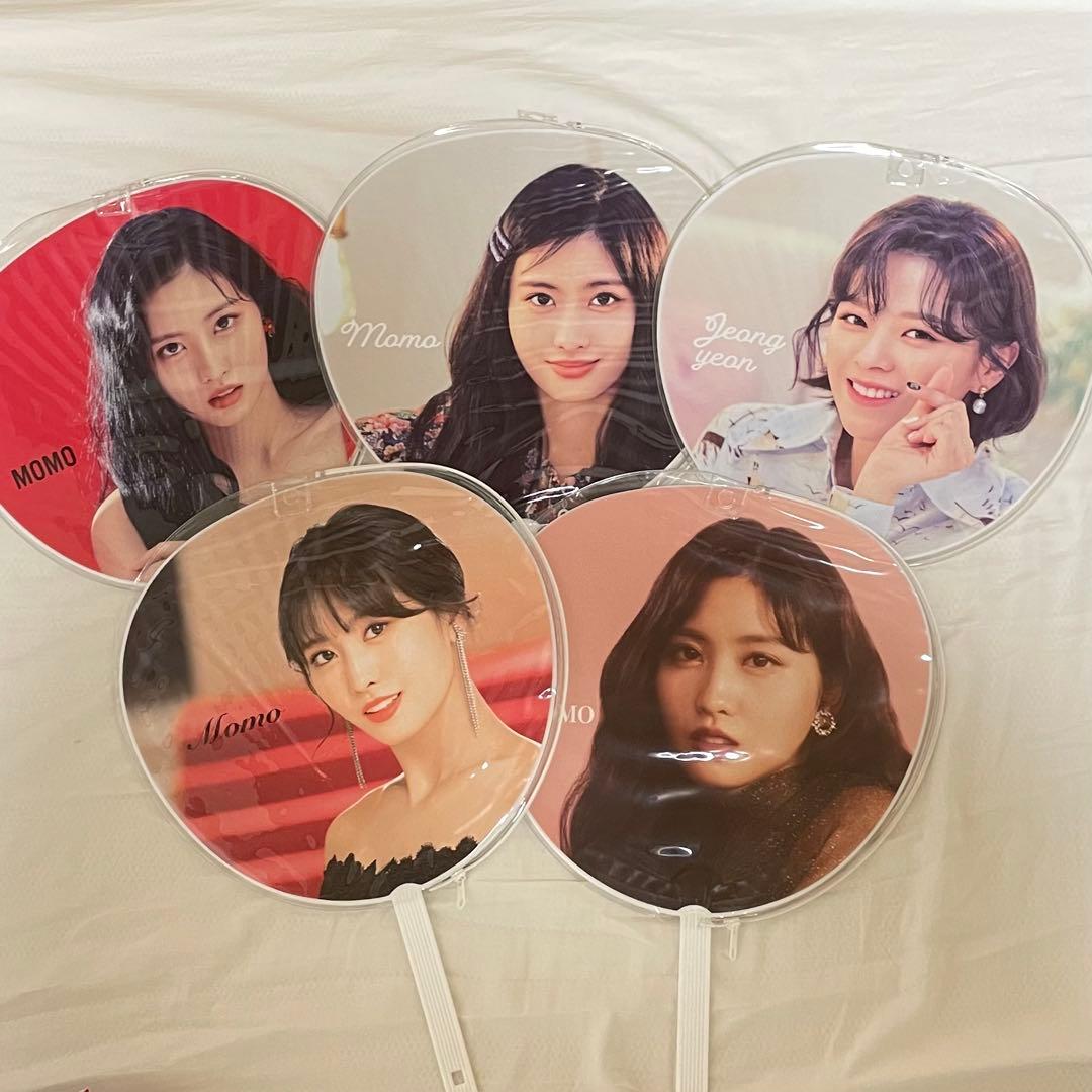 twice公式グッズアルバム トレカ ぬいぐるみ タオル ポスターまとめ売り