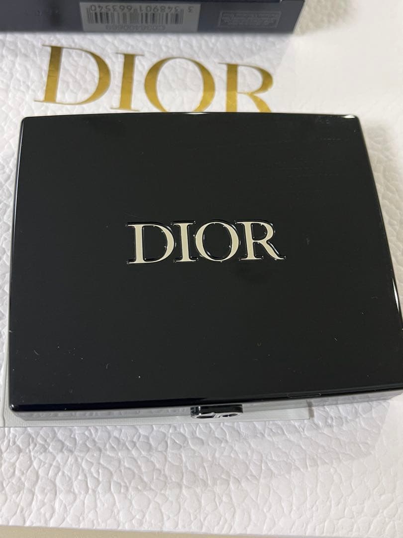 ディオールショウ　サンククルール　アイシャドウ