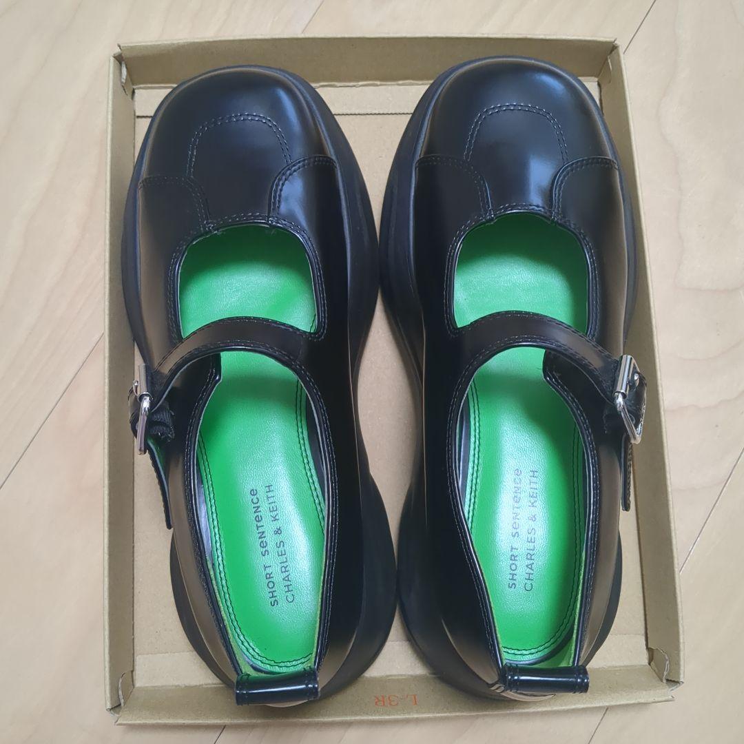 ショートセンテンス チャールズ＆キース／メリージェーンシューズ