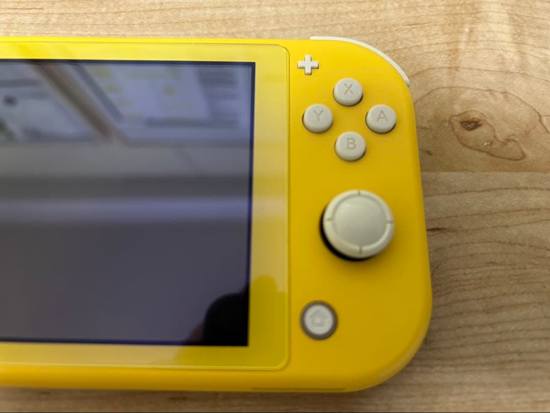 Nintendo Switchライトイエロー【箱無し】SDカード付き