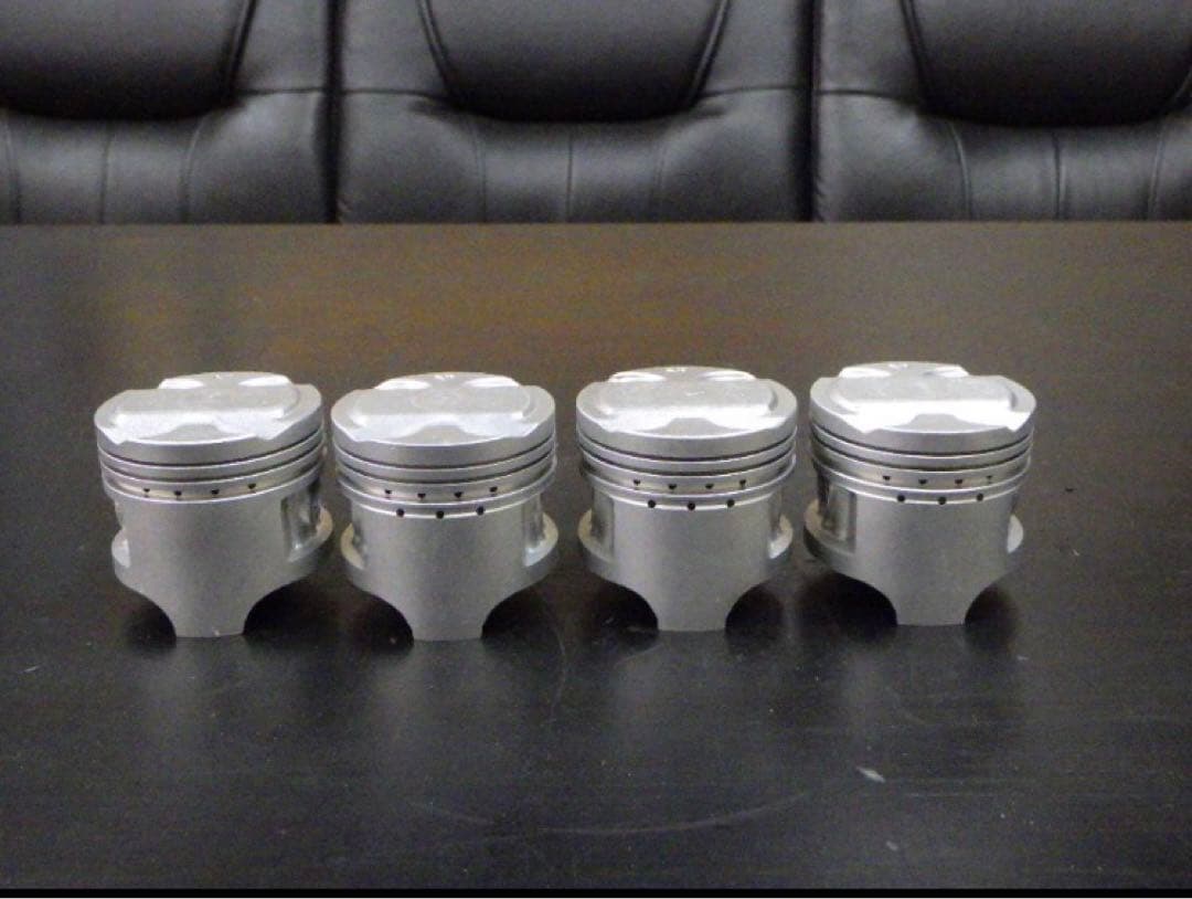 り*り様 CBX400F 純正ピストン 4個セット