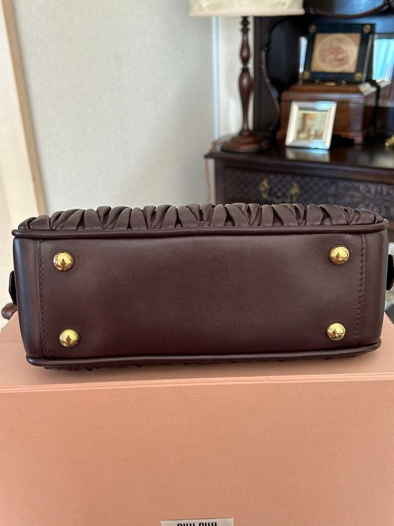 miumiu アルカディ　マテラッセレザーバッグ　バーガンディ