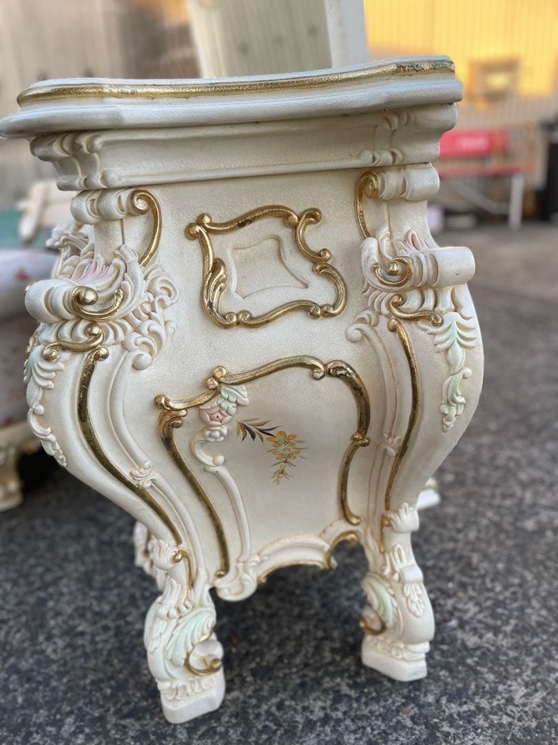 アンティーク調　デザインドレッサー　イスセット　西洋風　中古品