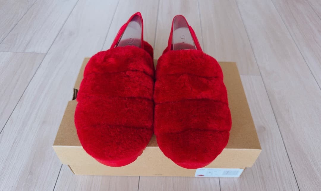【新品・未使用】UGG アグ スーパーフラッフスリッパ 23㎝ レッド