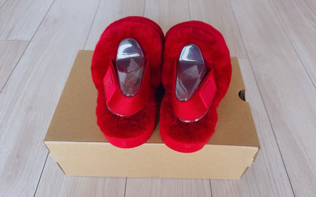 【新品・未使用】UGG アグ スーパーフラッフスリッパ 23㎝ レッド