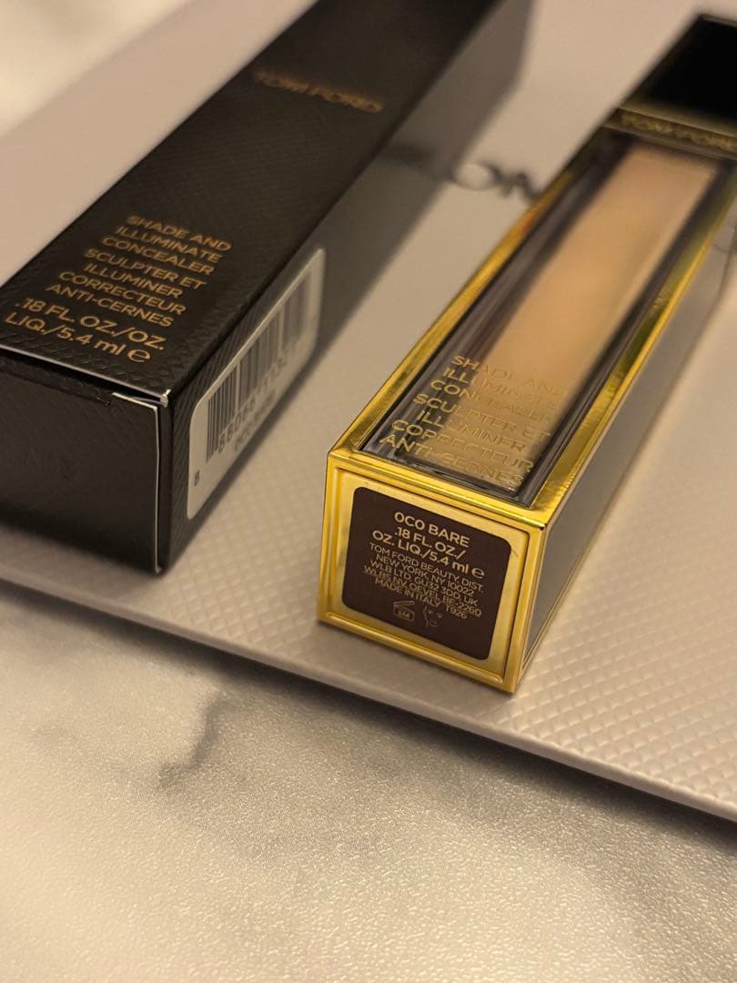 TomFord Beautyシェイド アンド イルミネイト コンシーラー 0C0