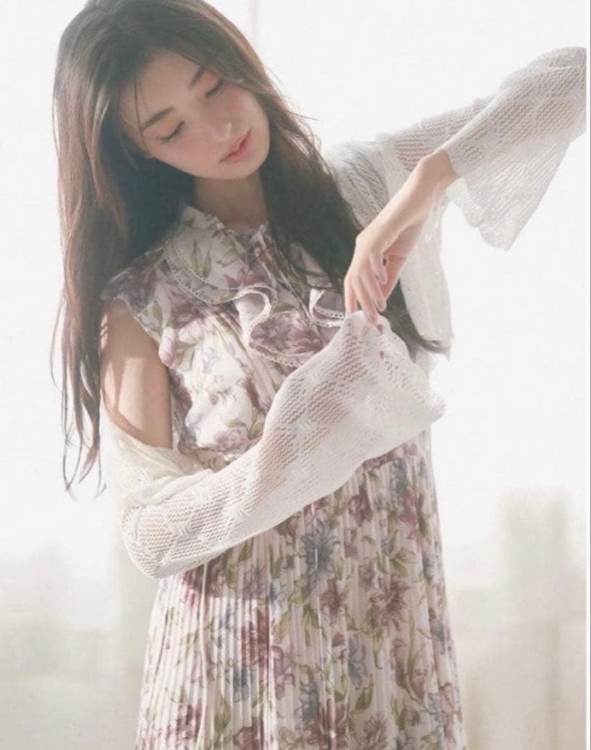 【新品タグ付】SNIDEL プリーツプリントワンピース