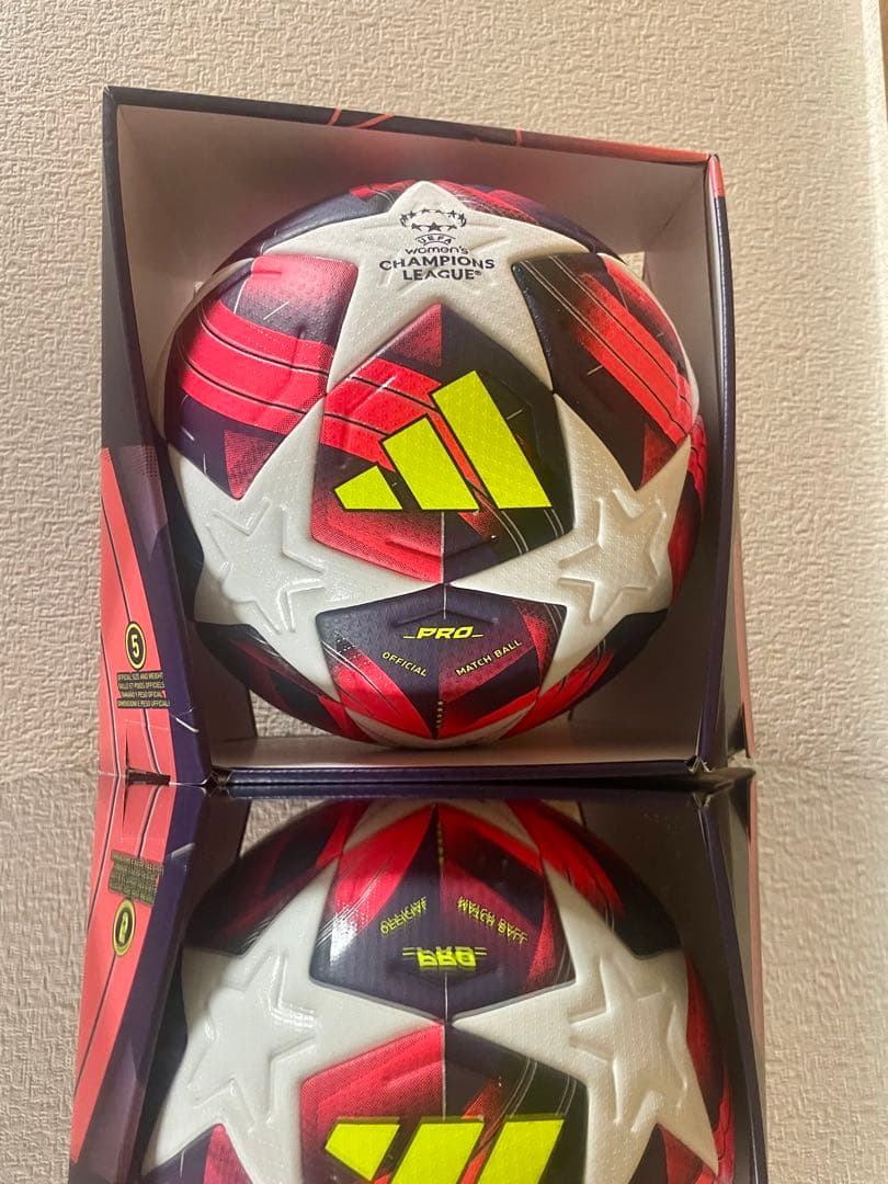 アディダス【　超激レア＆希少＆色違い フィナーレ　ボール プロ】