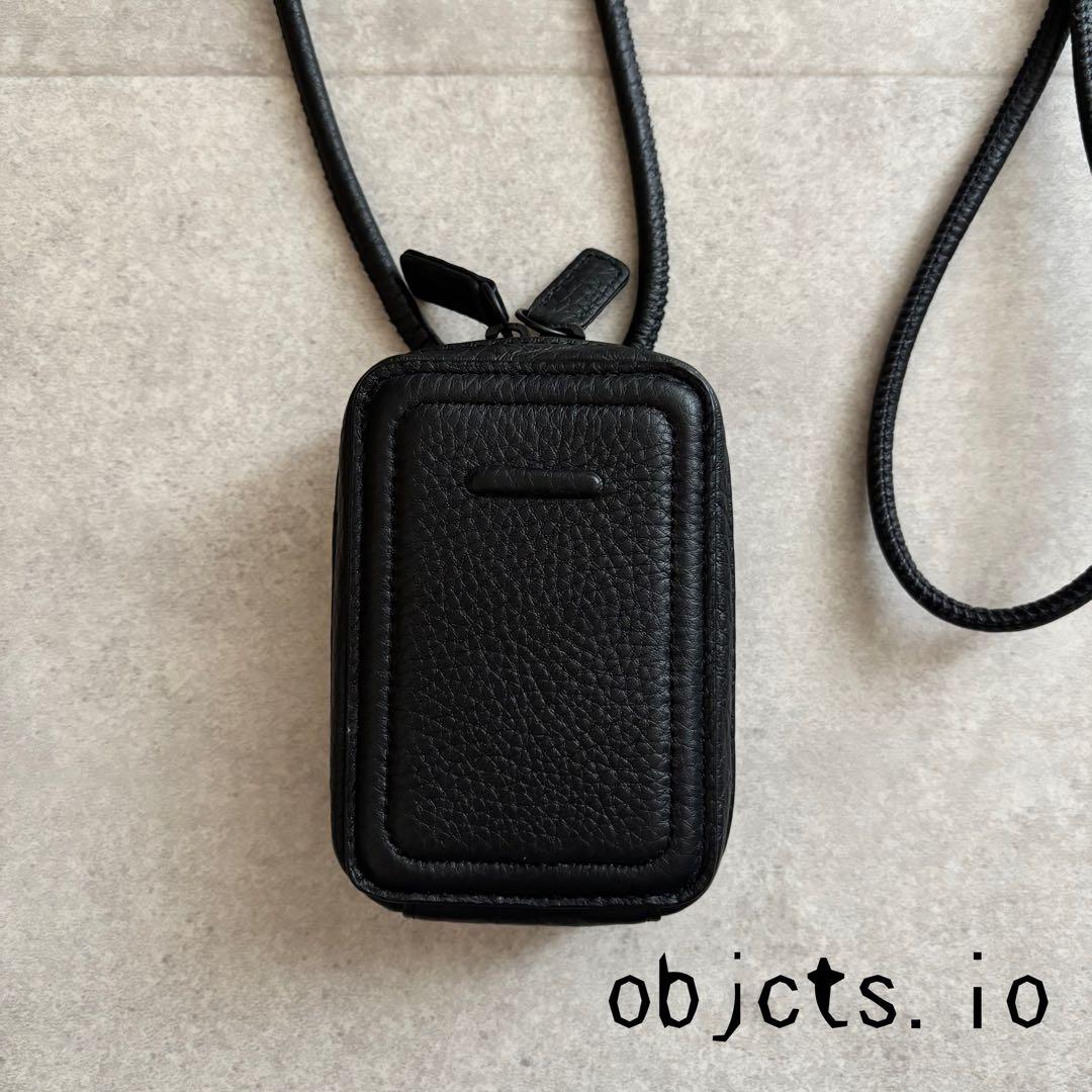 objcts.ioストラップ付マイクロバッグ