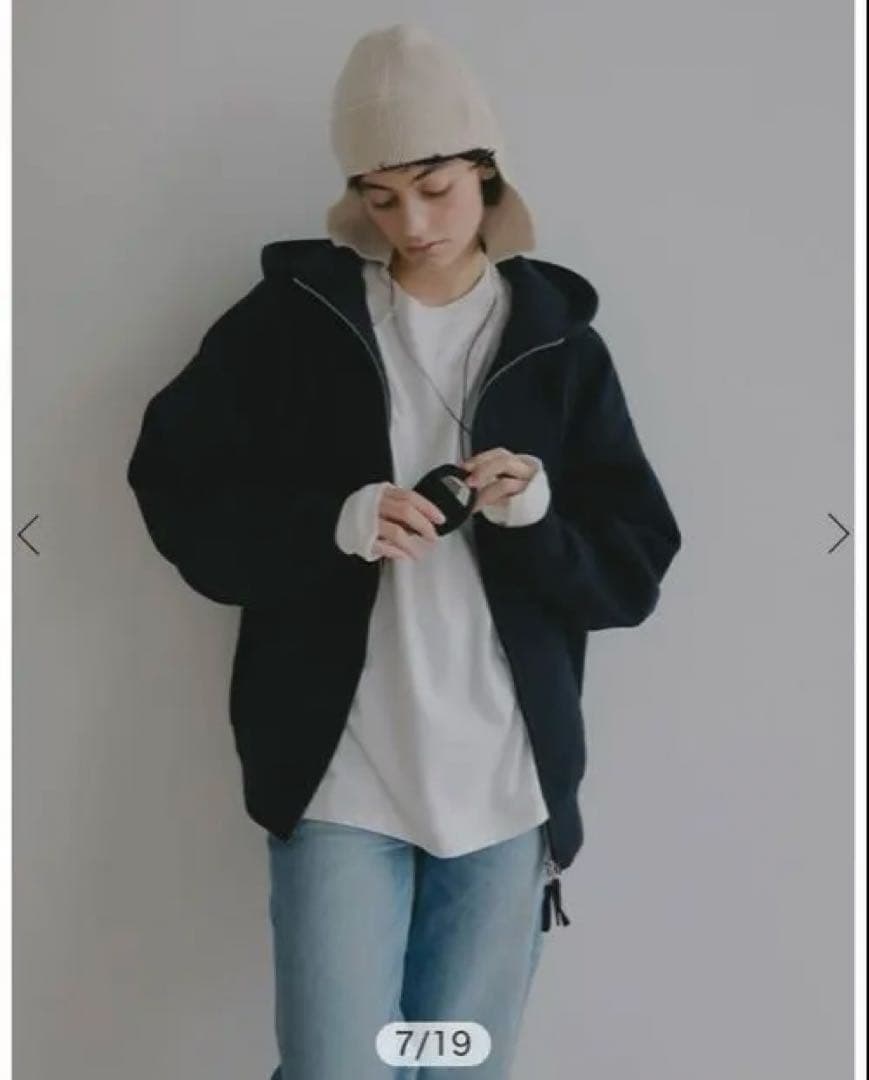 エトレ　ネックコードコームチャーム