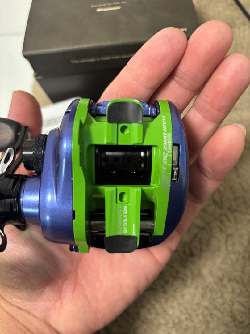 Megabass FX68L ベイトリール