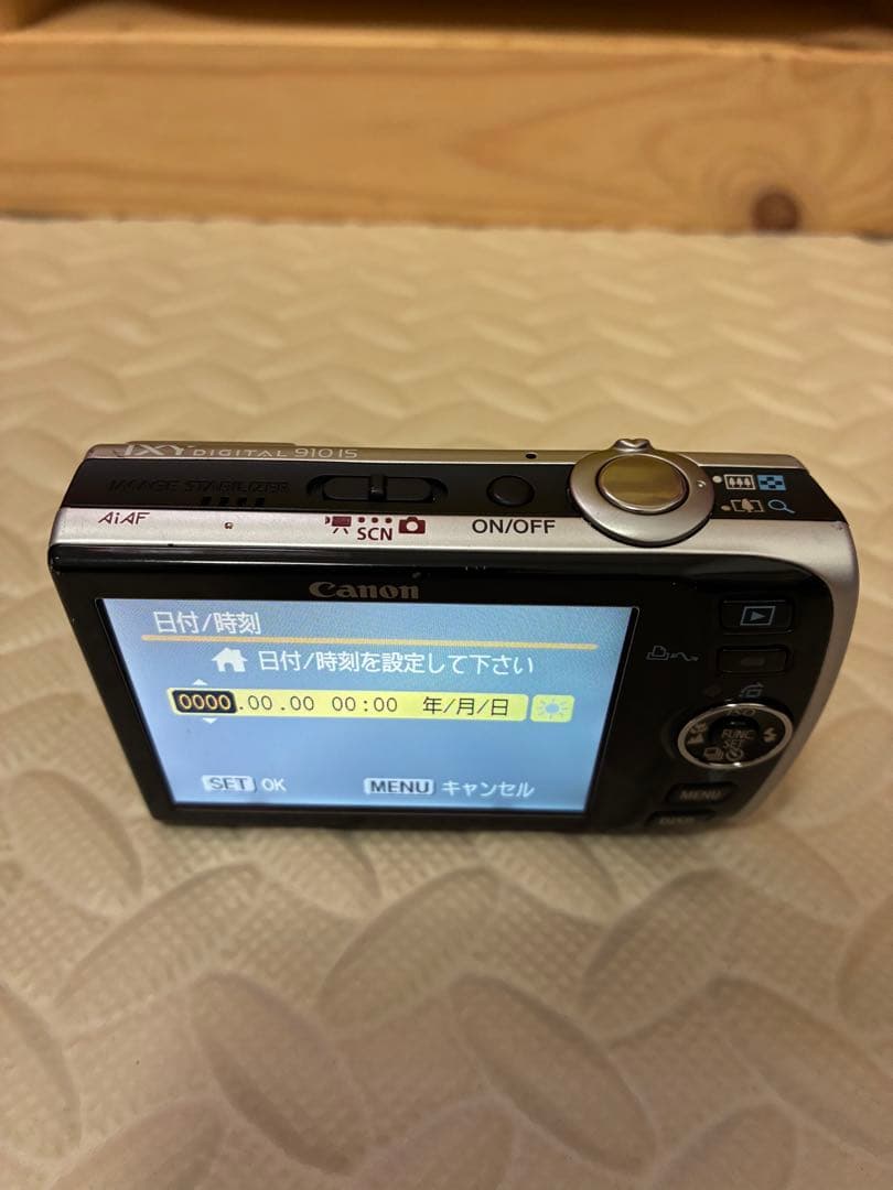 美品純正ケース付き　canon&キャノン　ixy910is デジタルカメラ