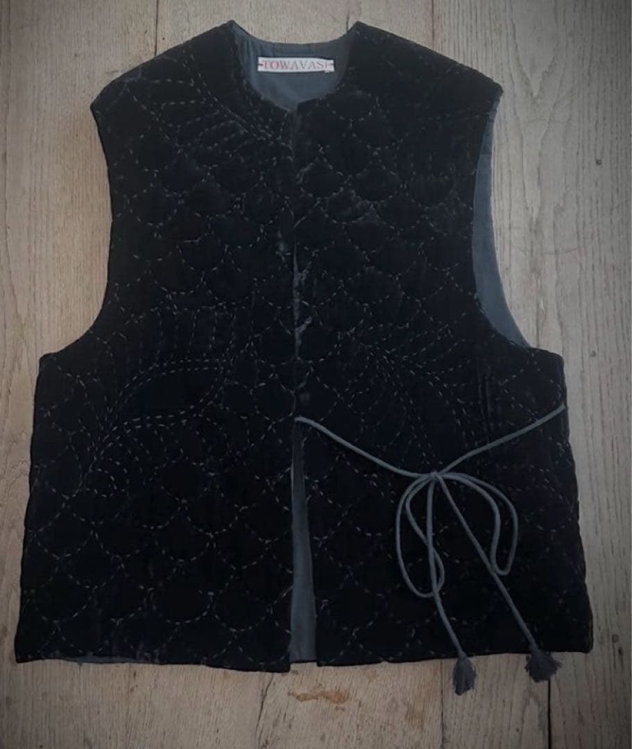 今期 TOWAVASE PermanentTOWAVASE vest ベルベット