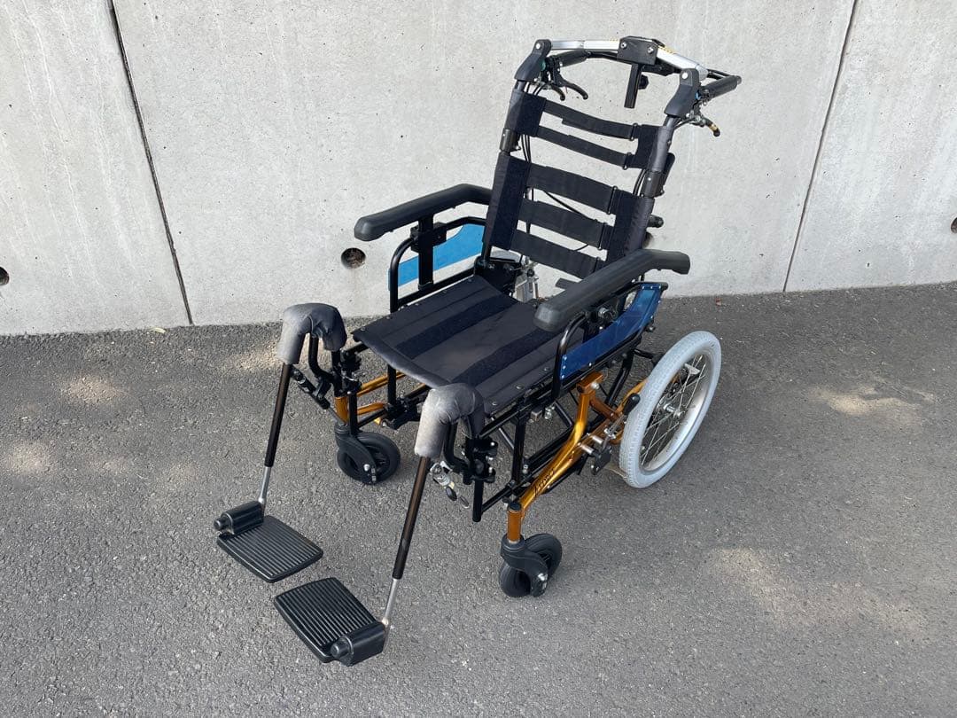 グランドフリッチャーフォース 介助式　車椅子　リクライニング　ティルト