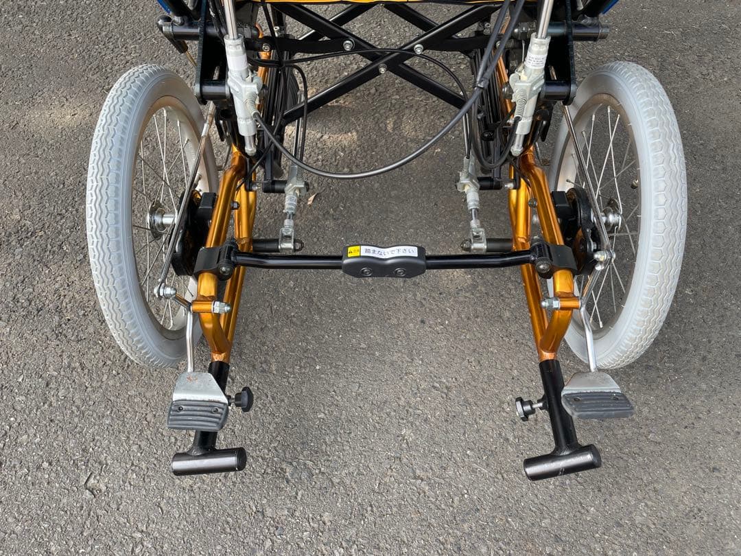 グランドフリッチャーフォース 介助式　車椅子　リクライニング　ティルト