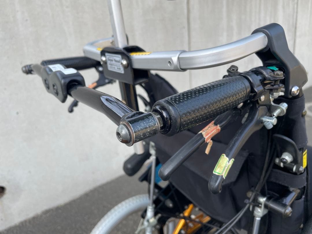 グランドフリッチャーフォース 介助式　車椅子　リクライニング　ティルト