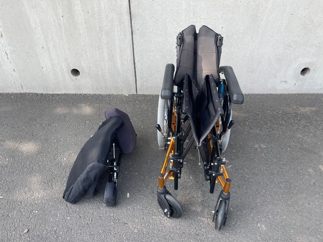 グランドフリッチャーフォース 介助式　車椅子　リクライニング　ティルト