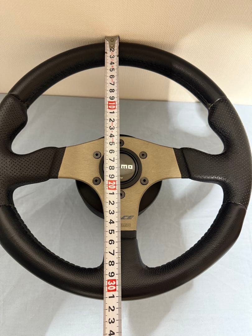 MOMOステアリング　ボス付き