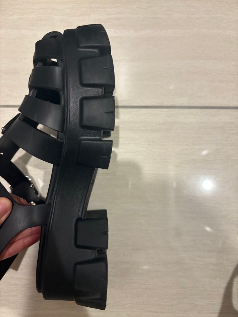 【KIN】PRADA ブラック ラバー サンダル ストラップ付