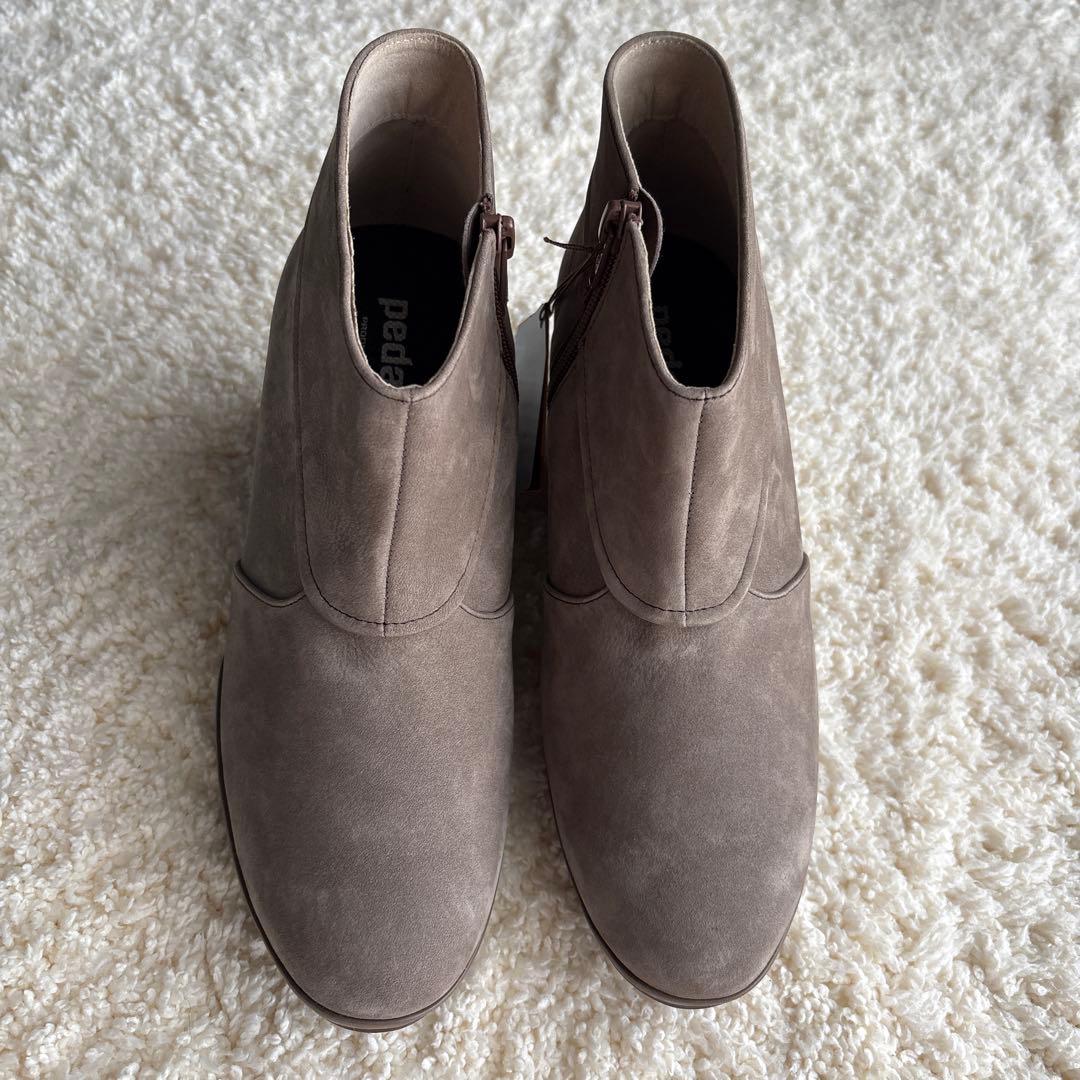 新品　pedala ショートブーツ　23センチ2E 淡いブラウン