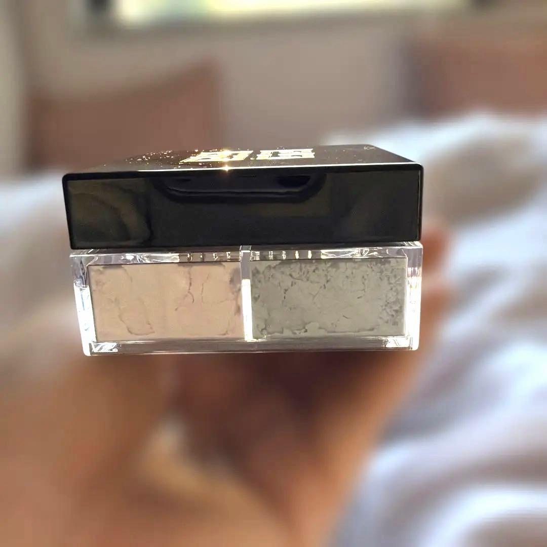 新品未使用品‼️GIVENCHY フェイスパウダー　01