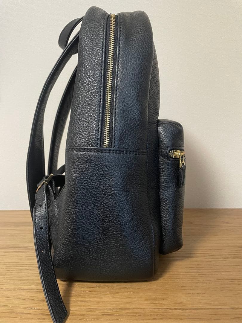 【三連休限定】HushTug 本革 リュック 黒 ゴールドジップ シボ革