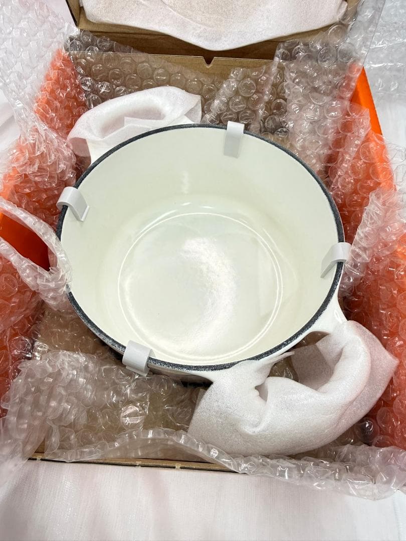 【希少】ル・クルーゼ ココットロンド 14cm ピンク 箱付