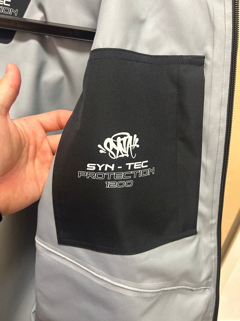 synaworld ジャケット