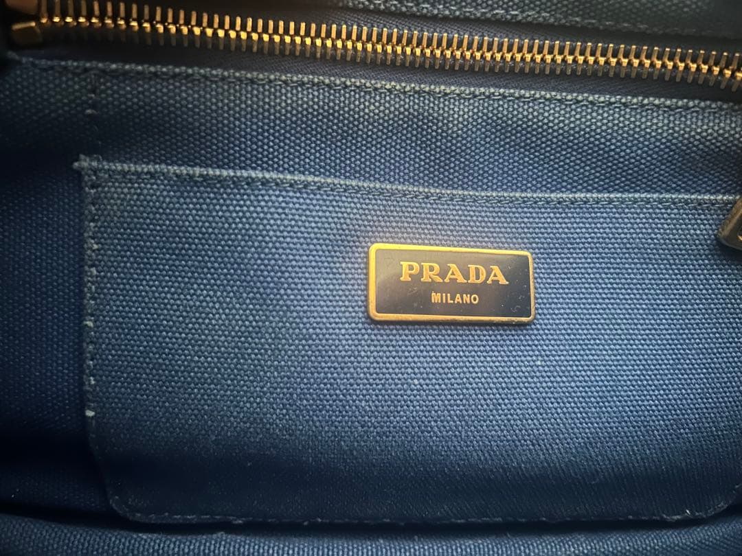 PRADA 鞄
