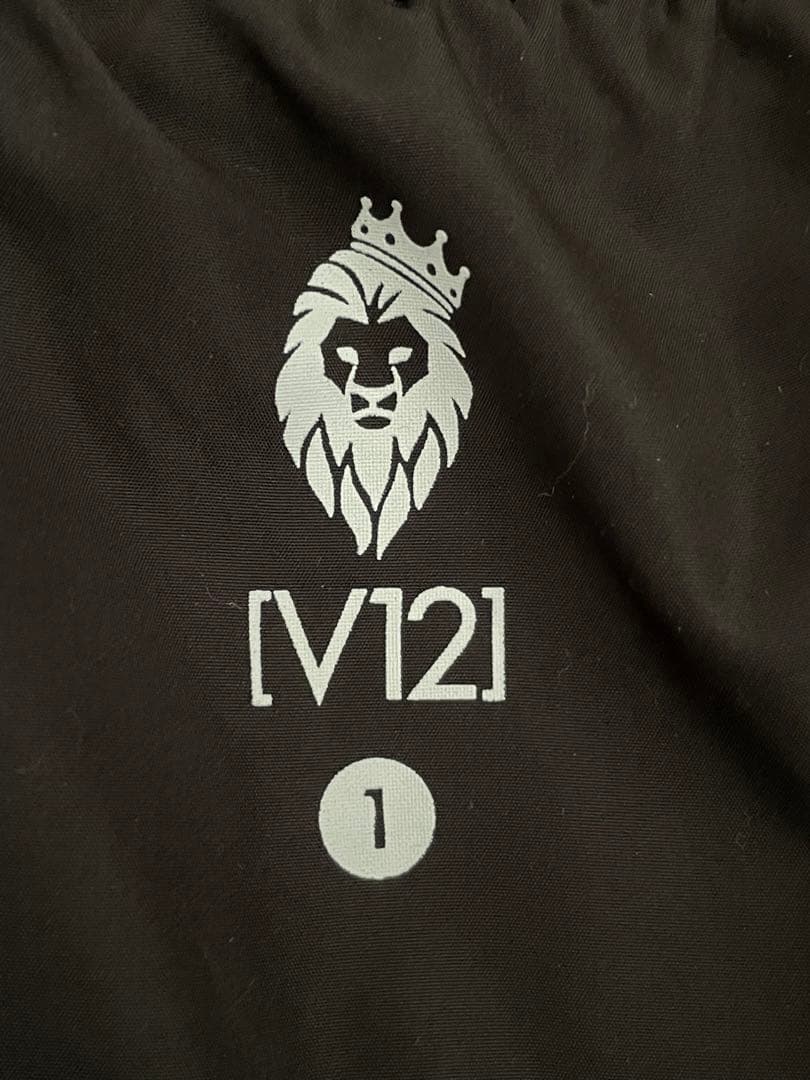 V12 ヴィトゥエルブ 星ワッペン付き　ファージャケット/ブルゾン サイズ1