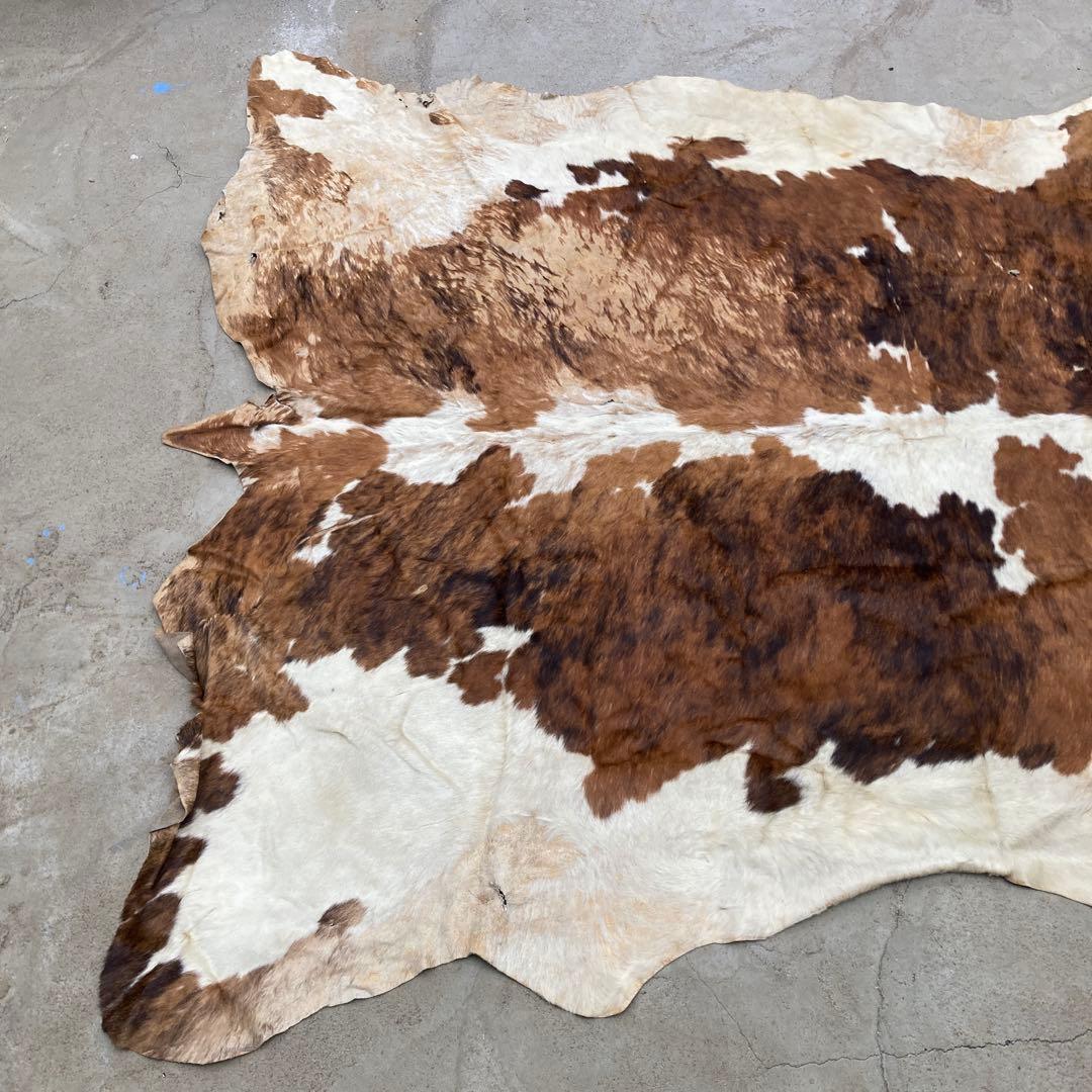 コ*中様 一頭分 牛革 本革 毛皮ラグ ハラコ カウラグ 約230×170cm