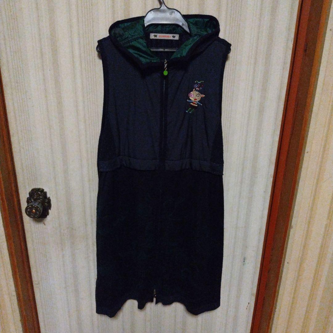 専用です。アルベロベロ刺繍キャラクター付きネイビーベスト