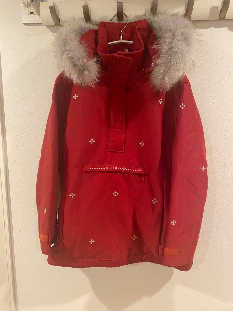 美品！クリーニング済み！スキーウェア赤いファー付きジャケットとパンツセット