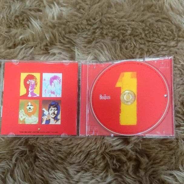 ビートルズ 置物・１ドル札・CDセット