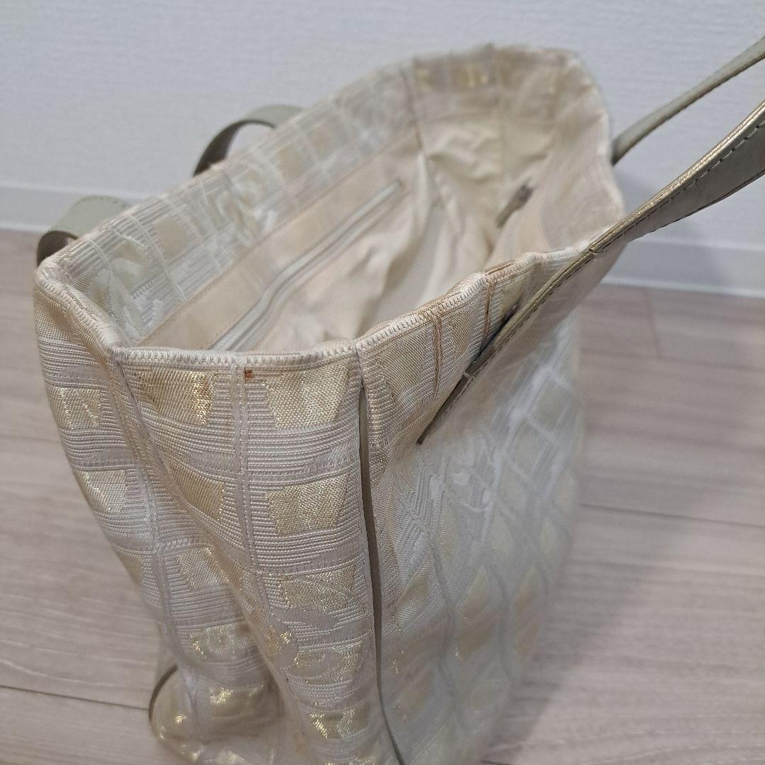 お値下げ致しました　シャネル ニュートラベルライン CHANEL トートバック