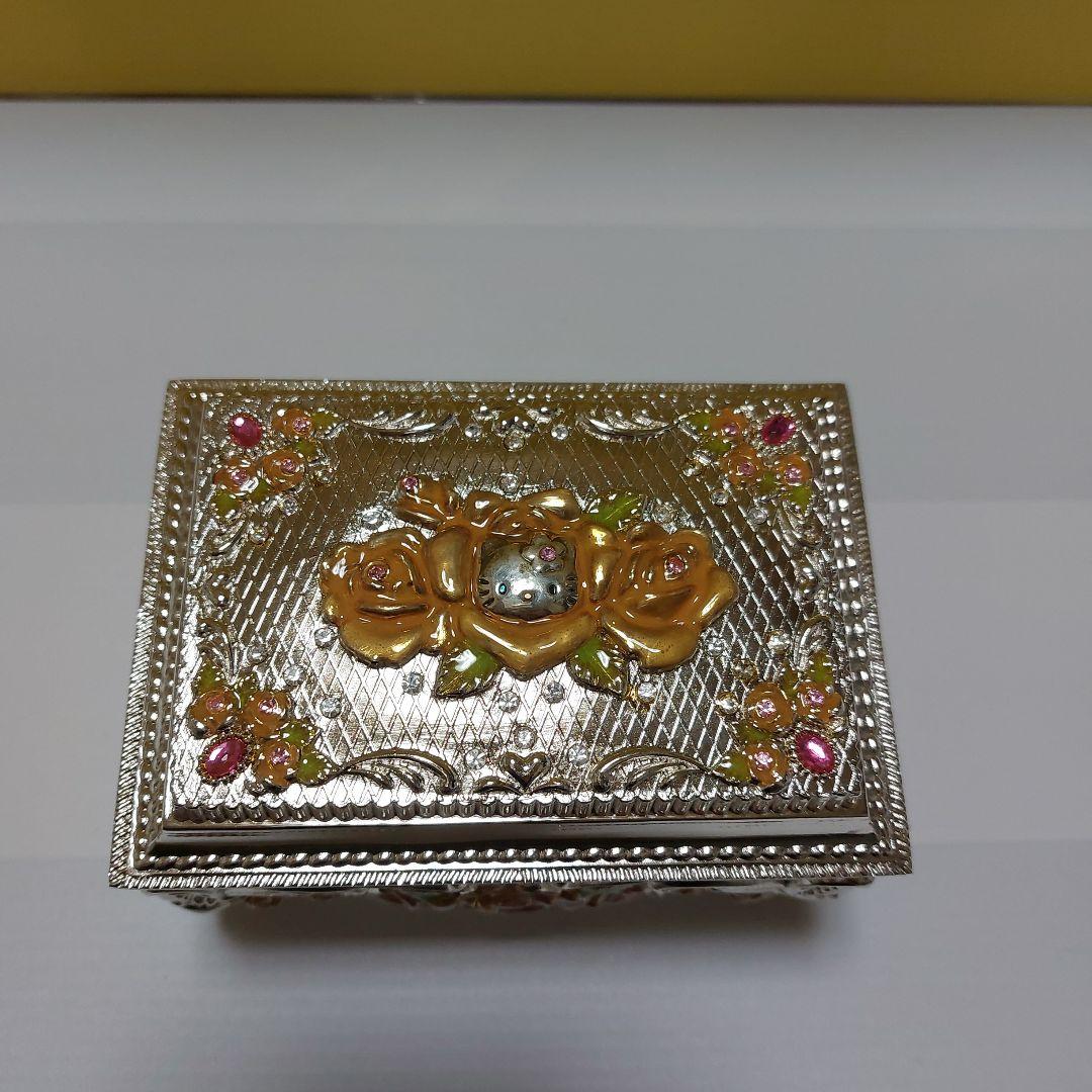 【値下げ】ハローキティ ジュエリーケース 非売品 花柄