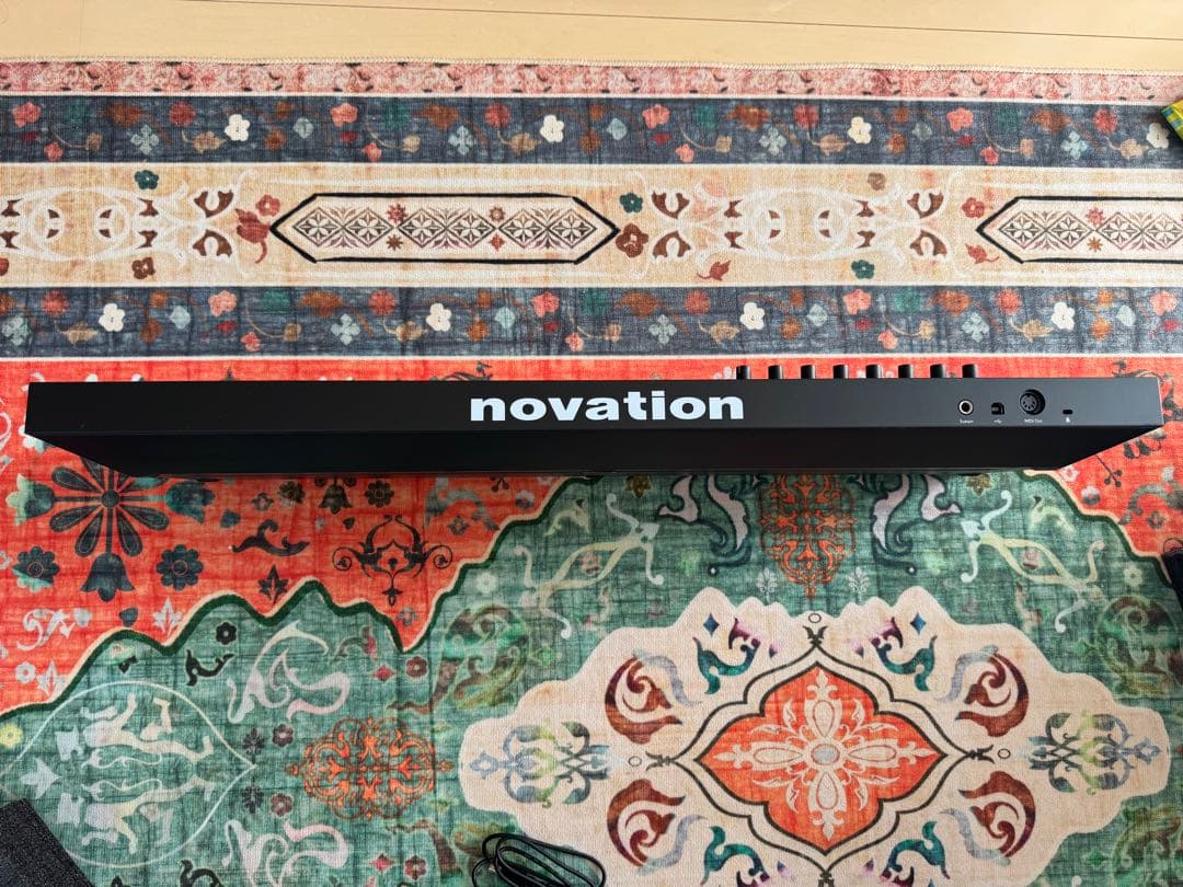 Novation Launchkey 49 MK3 MIDIキーボード