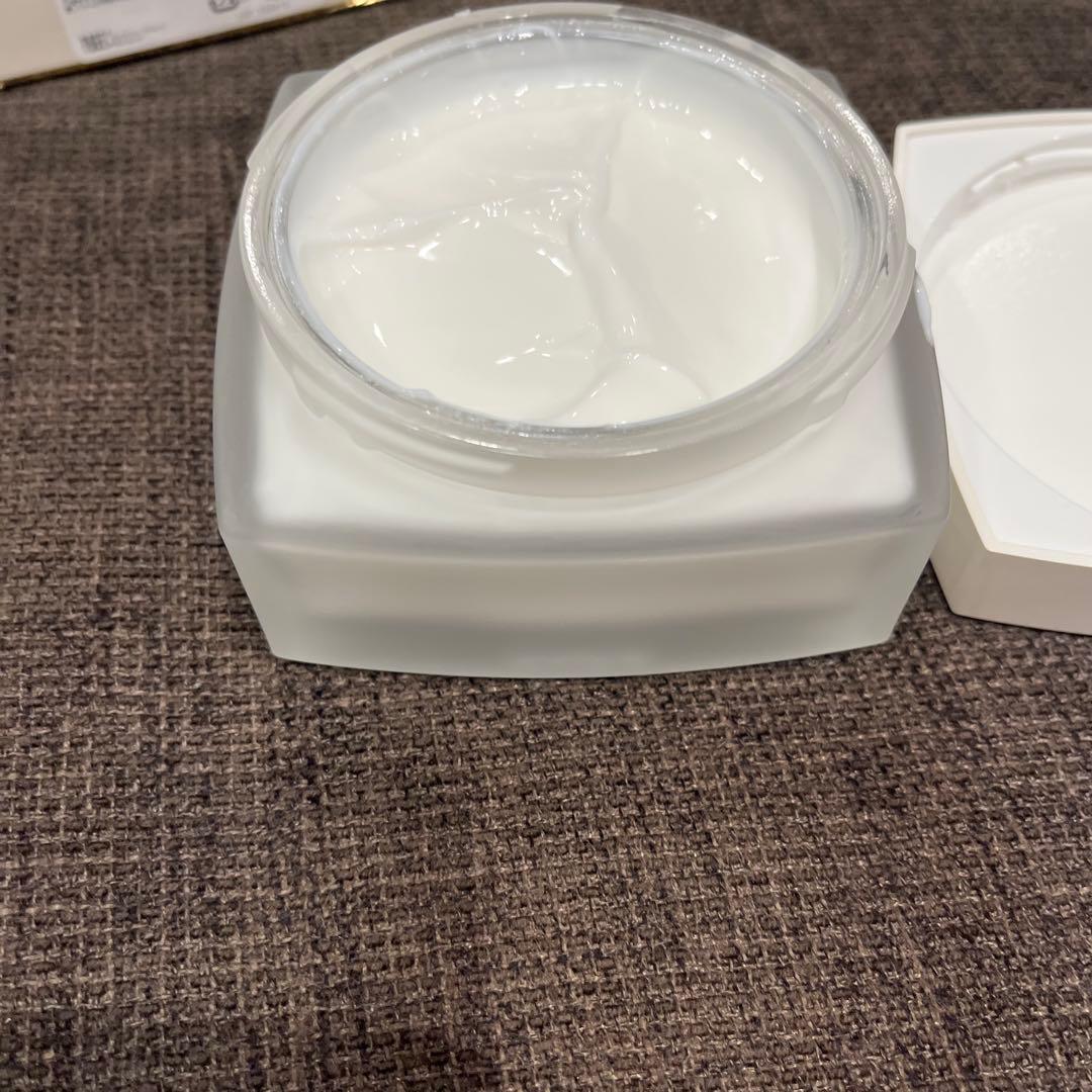 シャネル CHANELココ マドモアゼル フレッシュ ボディ クリーム