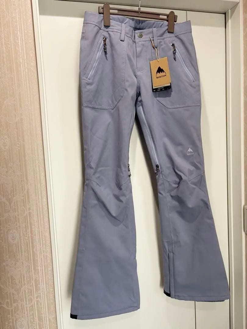 新品　バートン　ウーマンズスノーボードウエアジャケットとボトムの上下セット