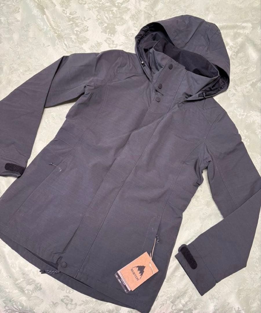 新品　バートン　ウーマンズスノーボードウエアジャケットとボトムの上下セット