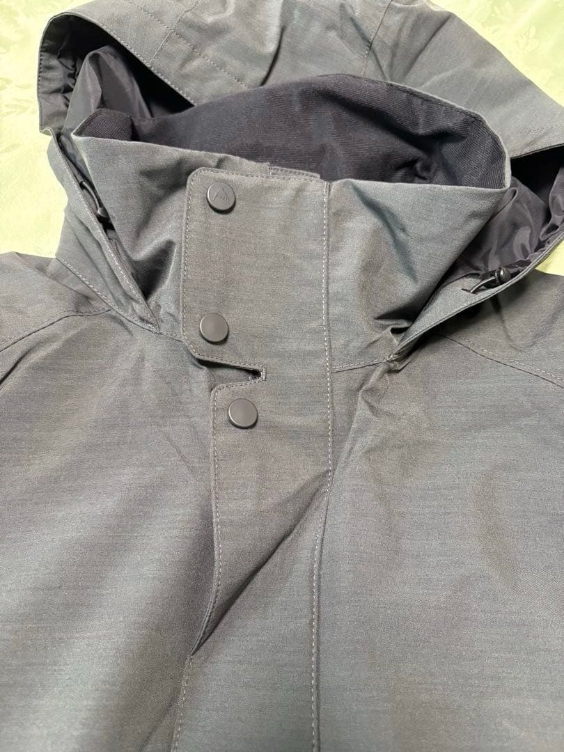 新品　バートン　ウーマンズスノーボードウエアジャケットとボトムの上下セット