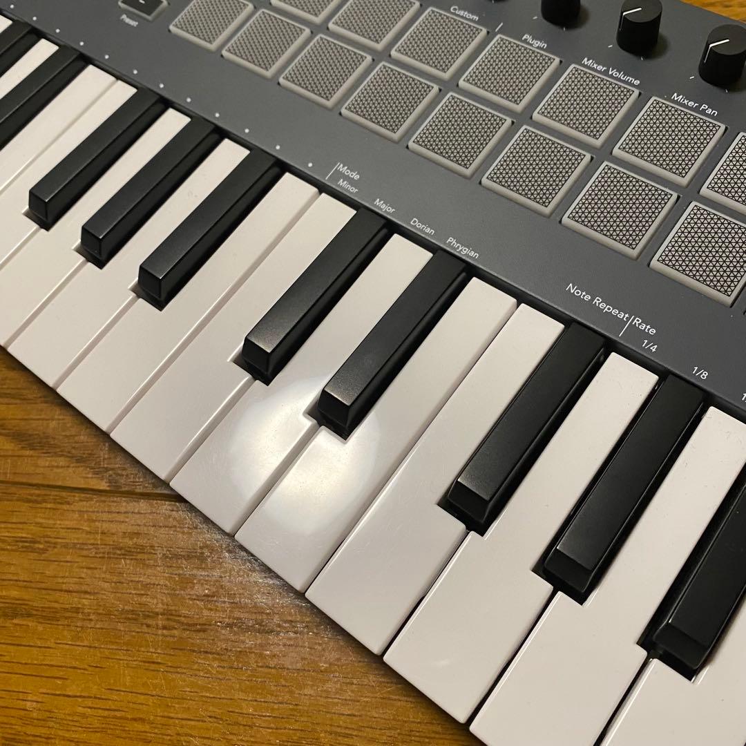 極美品★匿名　Novation FLKEY Mini MIDIキーボード 25鍵