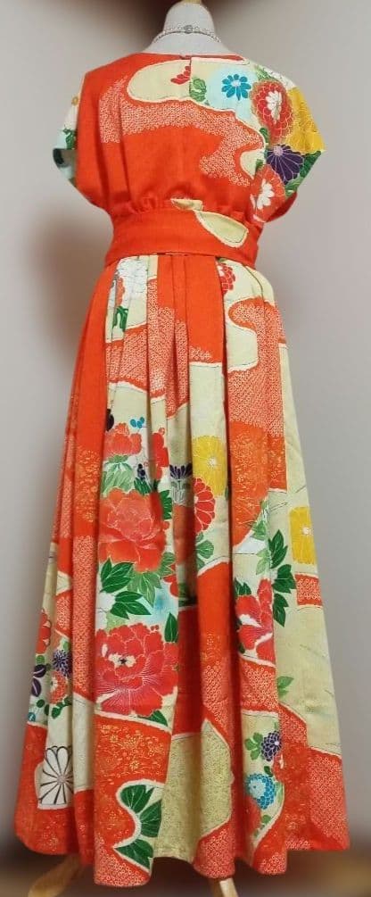 振り袖リメイクセットアップ 鹿の子絞り、花車、金駒刺繍入り