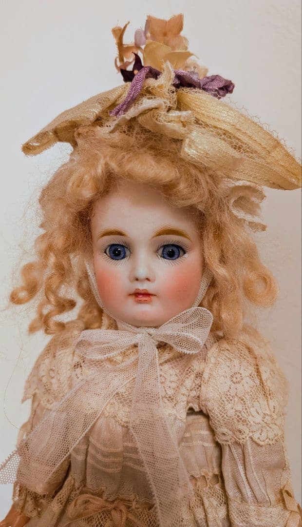 アンティーク　ビスクドール　ミステリー　クローズドマウス