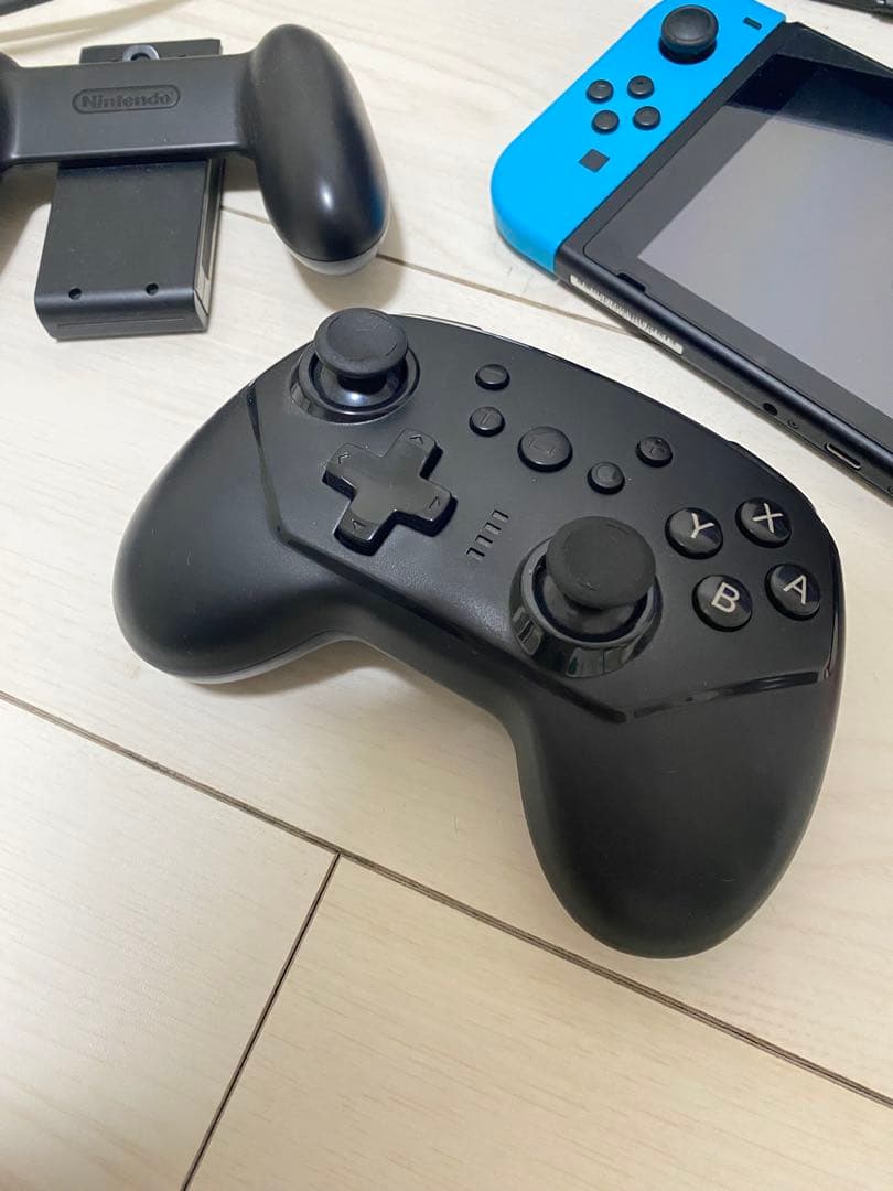 【美品】Nintendo Switch