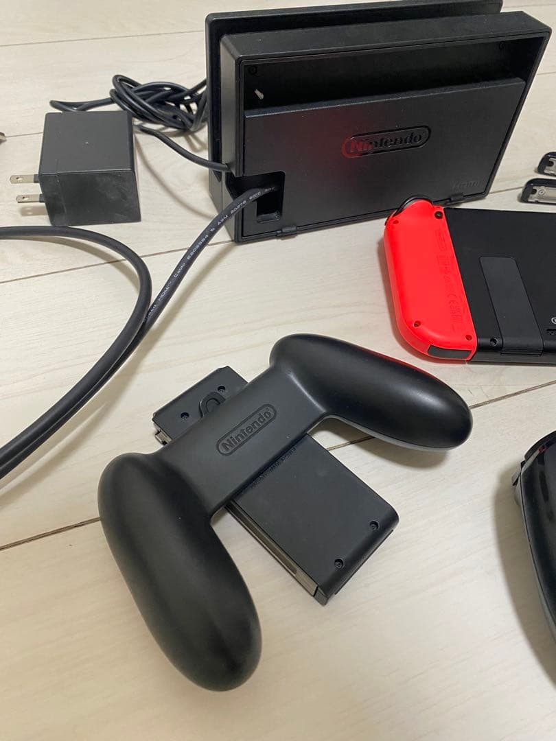 【美品】Nintendo Switch